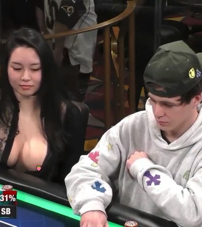 Sashimi:_Yesterday at @MaxPainMonday 10_20_40 500 Straddle I call KJo in SB BB makes 1400. I call Flop 769r He bets 1100. I raise 3000 as bluff. He goes ALL IN for 9k. What should I .mp4_20221221_105113.277.jpg